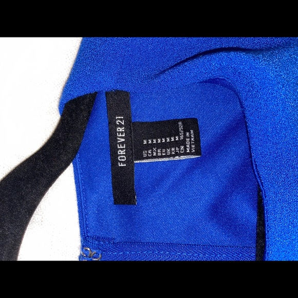 Tight fit dress - Picture 2 of 3